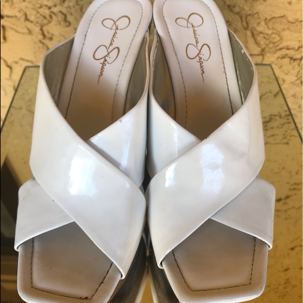 Jessica Simpson size 81/2 White patent Mule Wedge
